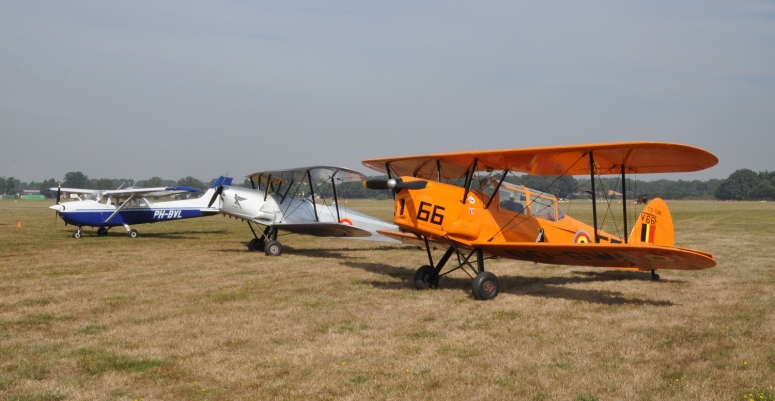 Cessna en 2 Stampe dubbeldekkers uit België