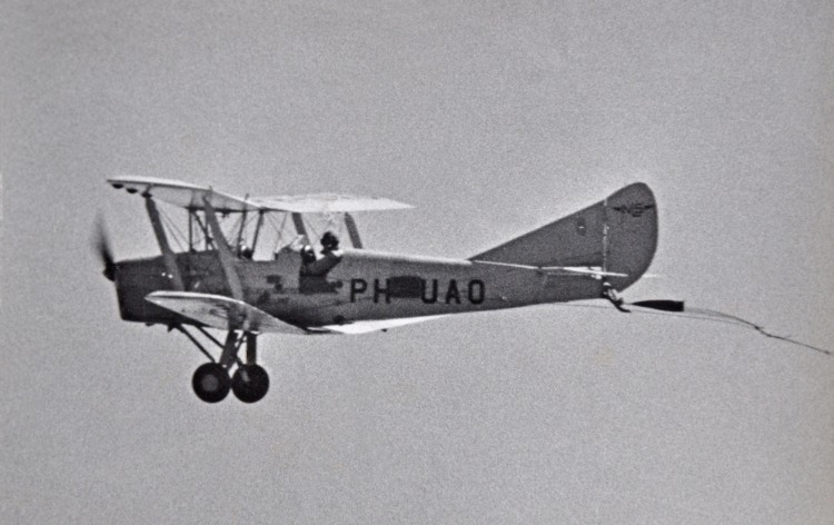 Tiger Moth PH-UAO, de huidige N8233
