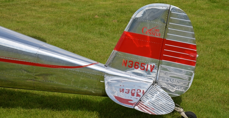 Cessna 140 N3651V sittin pretty