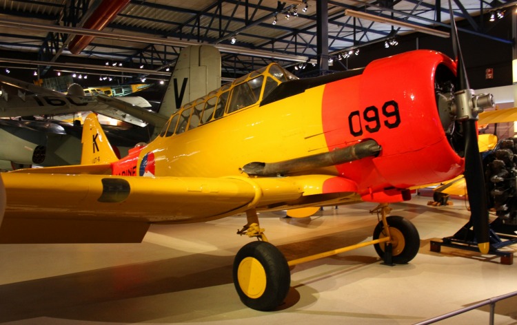 Noorduyn AT-16ND Harvard IIB