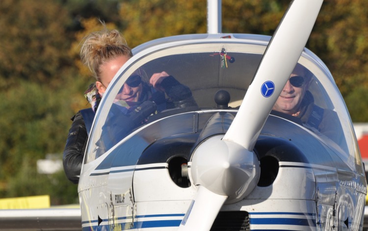 Proeflessen Vliegschool Hilversum in een Tecnam of Cessna