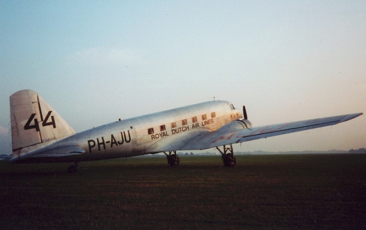 Uiver DC-2 PH-AJU